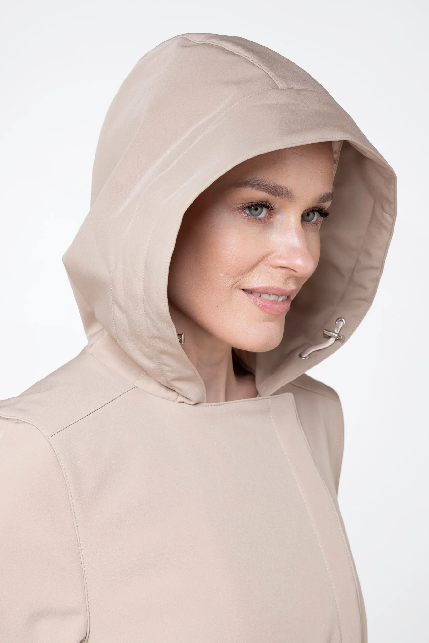 Double Breasted Coat with Trapeze Cut in Beige | Classic Trench - Image 6