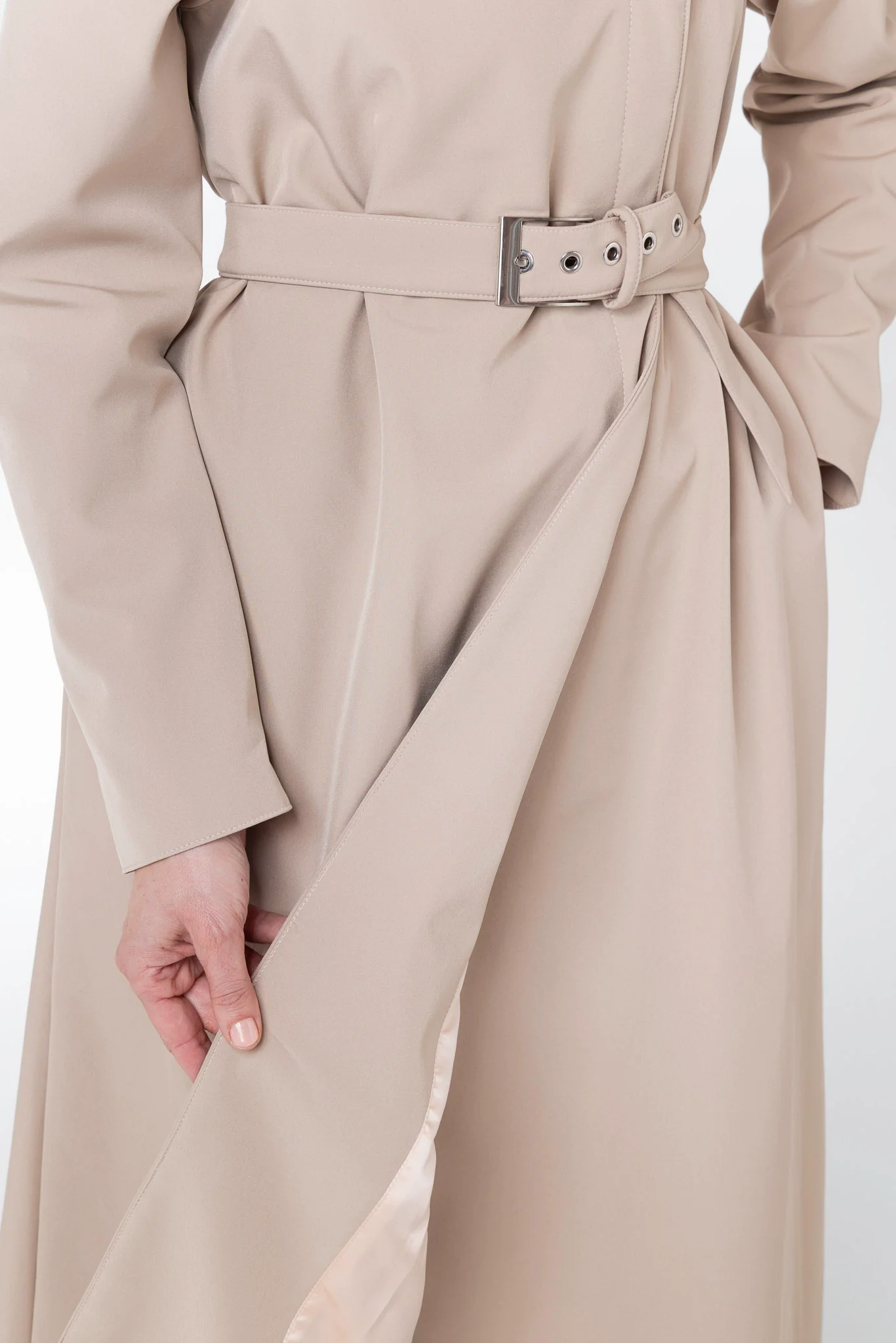 Double Breasted Coat with Trapeze Cut in Beige | Classic Trench - Image 7